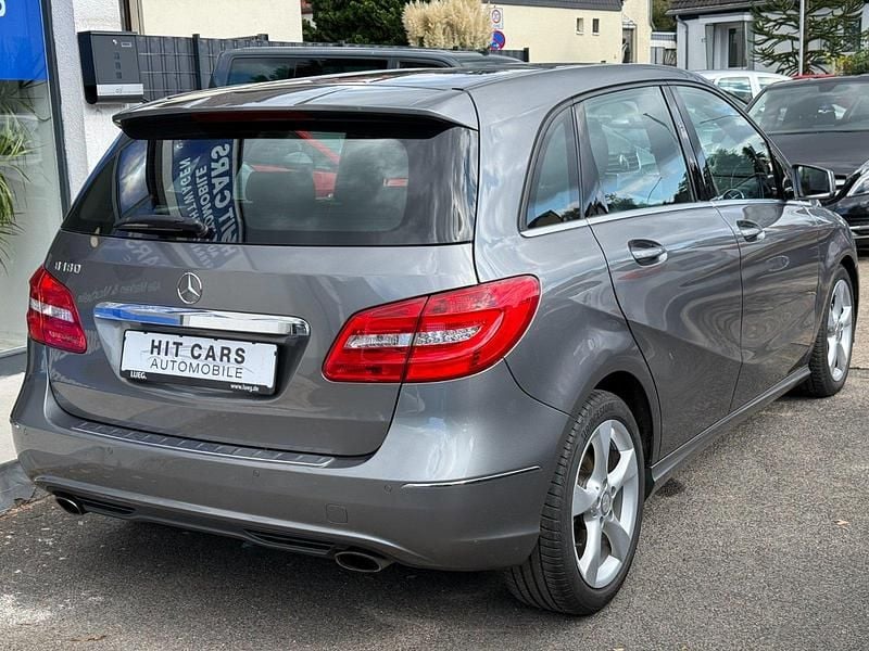 Gebraucht Mercedes 180 122 PS (89 kW) 2014 Grau Limousine
