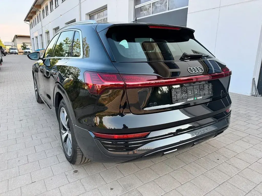 Gebraucht Audi Q8 e-tron Sport 300 kW (408 PS) 2023 Schwarz SUV