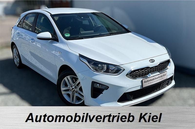 Weiß Gebraucht 2021 Kia Ceed Limousine | 14.990 € (Guter Preis) - Bild 1/4