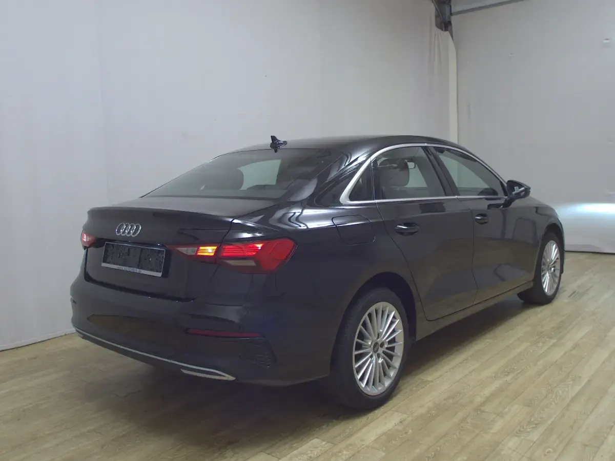 Second-hand Audi A3 Advanced 110 CP (80 kW) 2022 Negru Berlinǎ