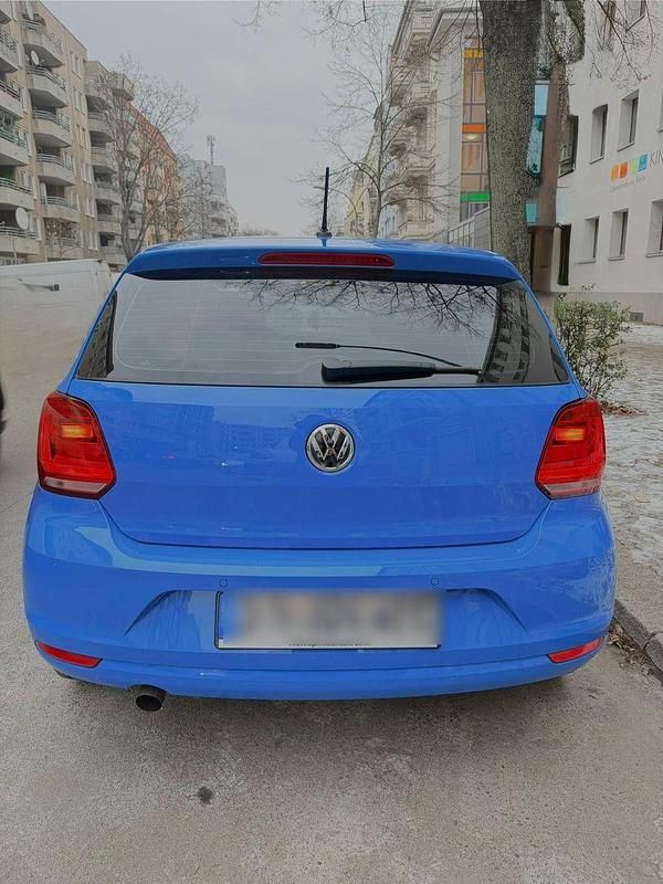 Gebraucht VW Polo 90 PS (66 kW) 2015 Blau Kleinwagen