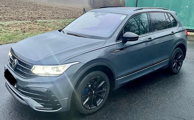 Grau Gebraucht 2024 VW Tiguan Style SUV | 41.500 € (Fairer Preis) - Bild 1/4