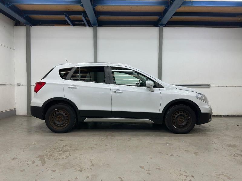 Gebraucht Suzuki SX4 S-Cross Comfort+ 120 PS (88 kW) 2014 Weiß Kleinwagen