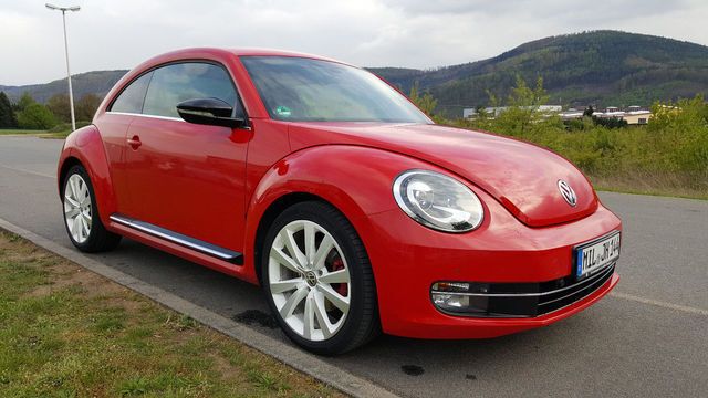 Rot metallic Gebraucht 2013 VW Beetle Sport Limousine | 16.000 € (Fairer Preis) - Bild 1/4