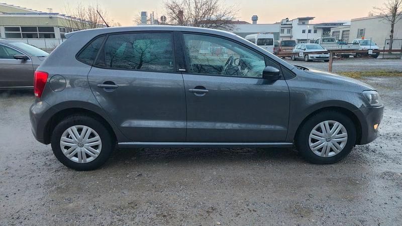 Gebraucht VW Polo Style 69 PS (50 kW) 2011 Grau Kleinwagen