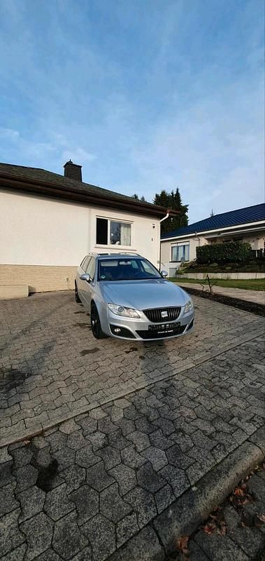 Grau Gebraucht 2011 Seat Exeo Kombi | 4.900 € (Fairer Preis) - Bild 1/4