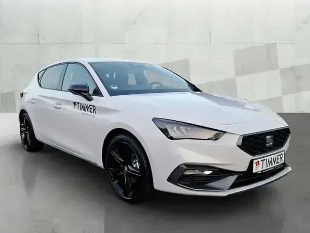 Gebraucht Seat Leon Black Edition 150 PS (110 kW) 2025 Weiß Limousine