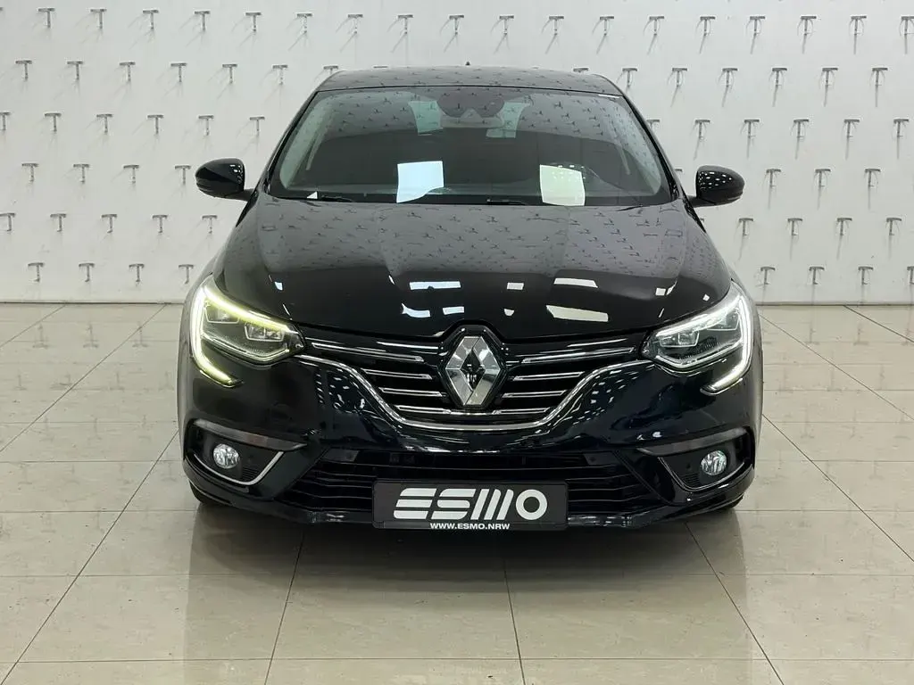 Gebraucht Renault Mégane IV Intens 132 PS (97 kW) 2017 Schwarz Limousine