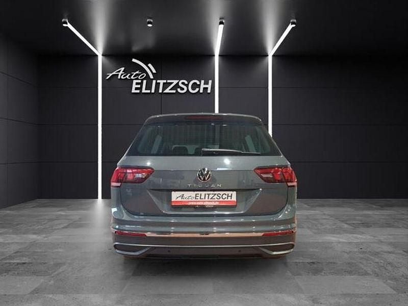 Gebraucht VW Tiguan Active 131 PS (96 kW) 2022 Delfingrau metallic SUV