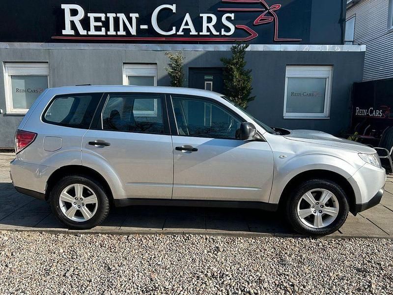 Gebraucht Subaru Forester Active 147 PS (108 kW) 2009 Silber SUV