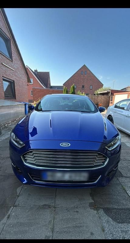 Gebraucht Ford Mondeo Titanium 241 PS (177 kW) 2015 Blau Limousine