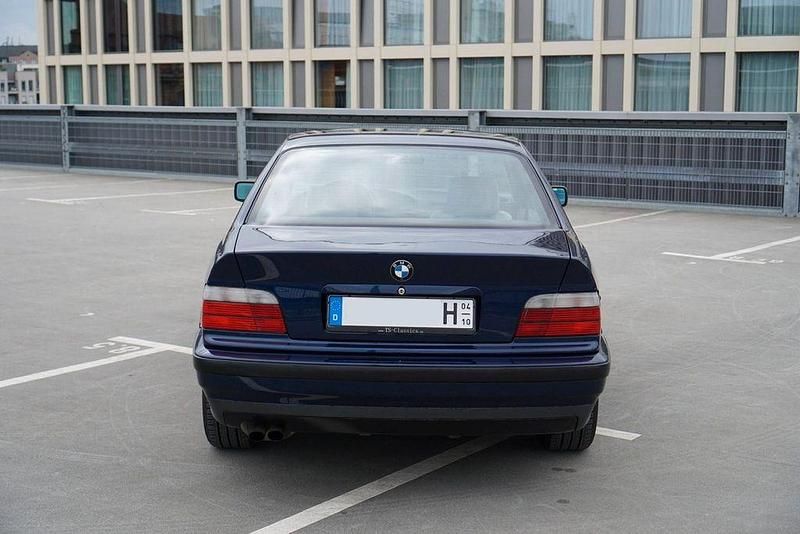 Gebraucht BMW 325 192 PS (141 kW) 1992 Blau Coupé