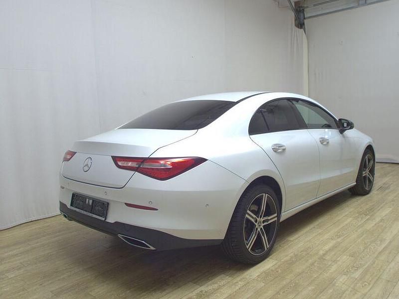 Gebraucht Mercedes CLA200 Progressive 150 PS (110 kW) 2021 Weiss Limousine