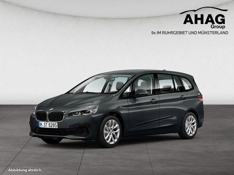 Gebraucht BMW 220 Advantage 178 PS (130 kW) 2022 Silber Van / Kleinbus