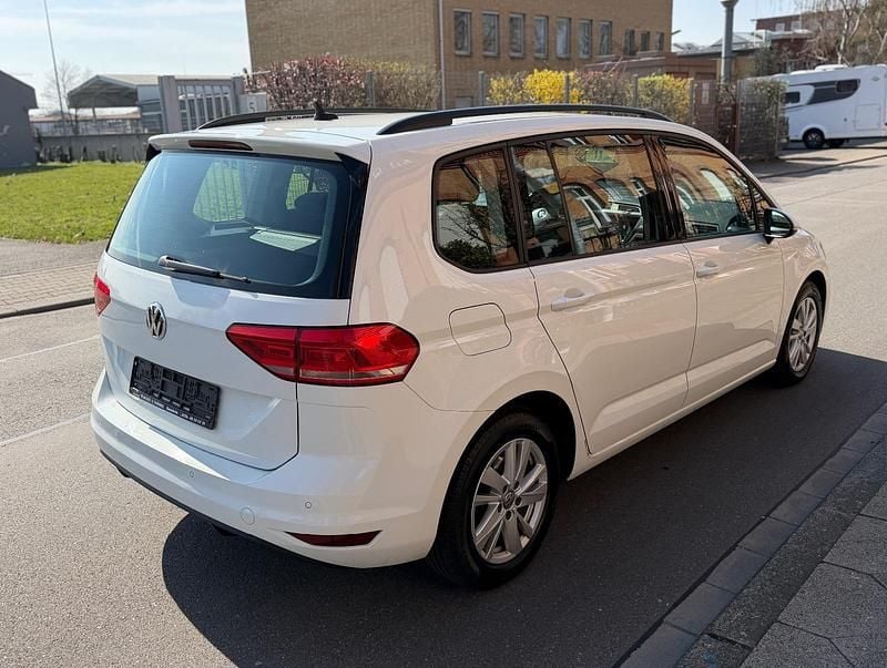 Gebraucht VW Touran 116 PS (85 kW) 2019 Weiß Van / Kleinbus