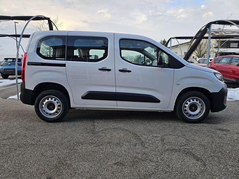 Neu Citroën Berlingo Comfort 102 PS (75 kW) 2025 Weiß Van / Kleinbus