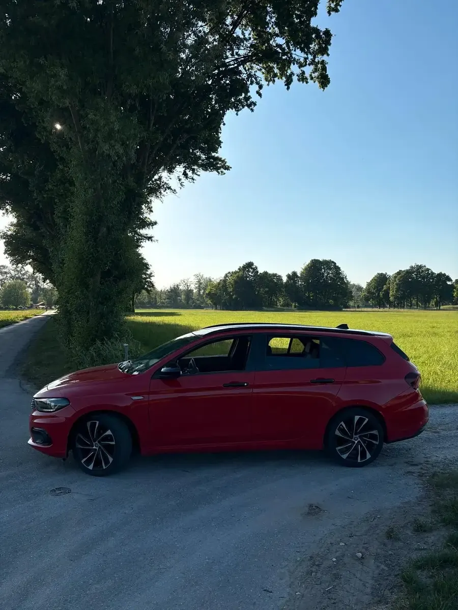 Gebraucht Fiat Tipo S 120 PS (88 kW) 2019 Rot Kombi