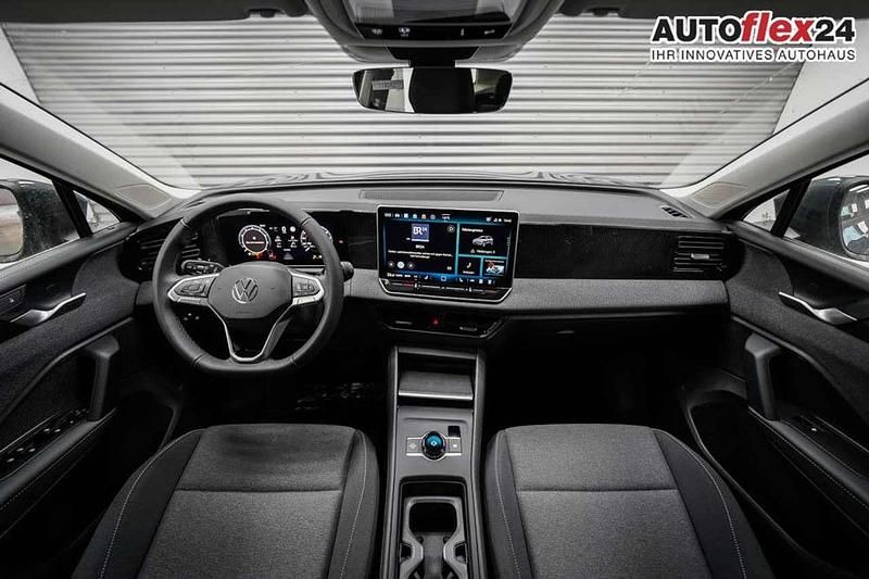 Neu VW Tiguan Basis 131 PS (96 kW) 2026 Delfingrau metallic (b0) SUV