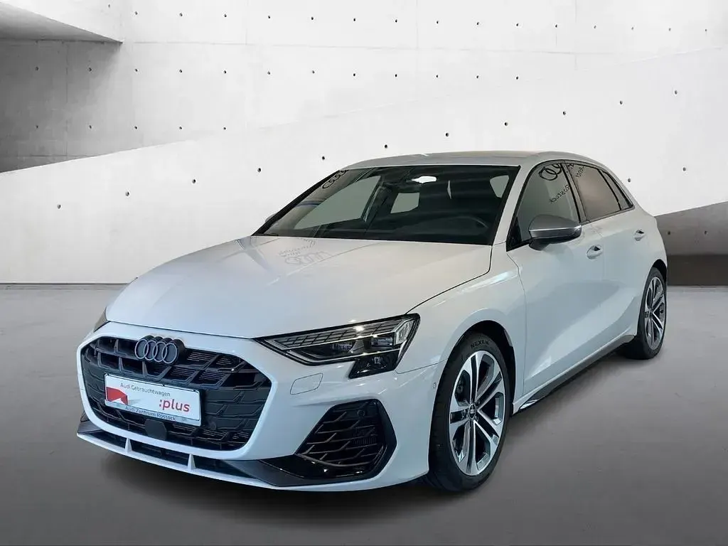 Gebraucht Audi S3 Comfort 333 PS (244 kW) 2025 Gletscherweiß metallic Limousine