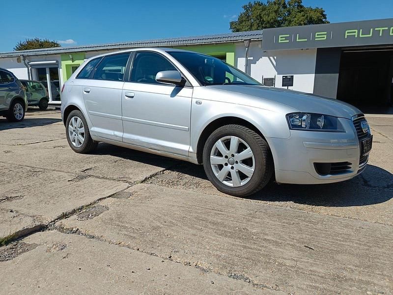 Silber Gebraucht 2006 Audi A3 Sportback Attraction Kombi | 4.100 € (Superpreis) - Bild 1/4