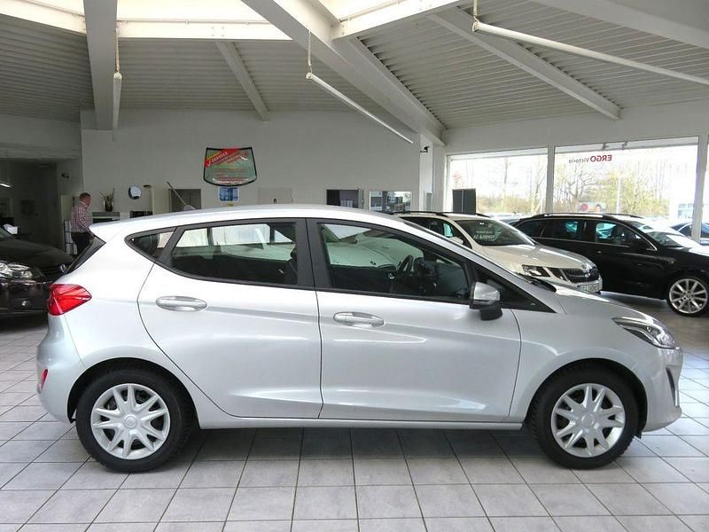 Gebraucht Ford Fiesta Trend 71 PS (52 kW) 2017 Silber Limousine