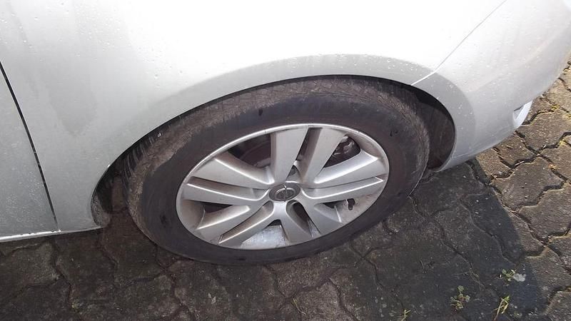 Gebraucht Opel Meriva Style 140 PS (102 kW) 2015 Silber Van / Kleinbus