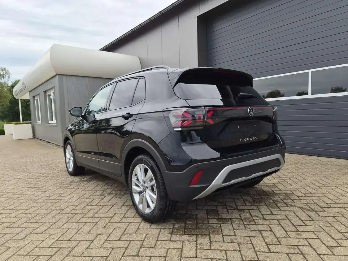 Neu VW T-Cross Life 116 PS (85 kW) 2026 Deep black perleffekt SUV