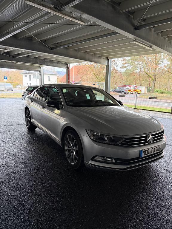 Gebraucht VW Passat Comfortline 150 PS (110 kW) 2018 Silber Limousine