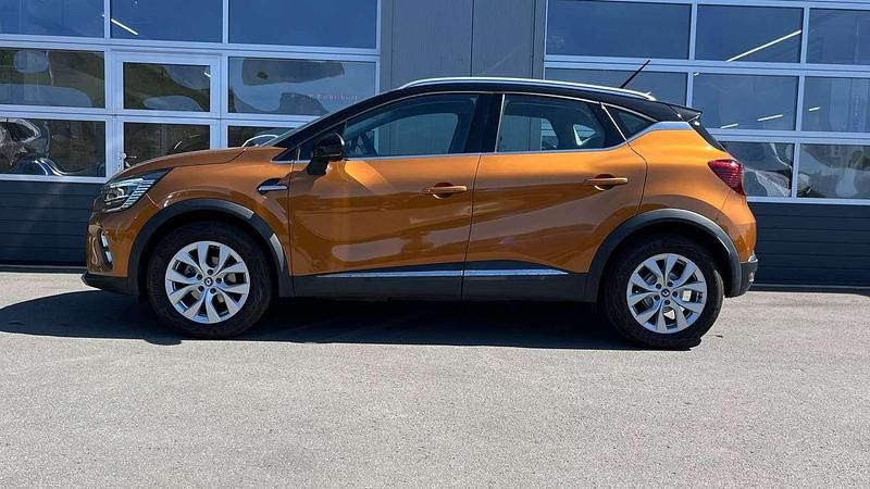 Używany Renault Captur Intens 101 KM (74 kW) 2020 Pomarańczowy SUV