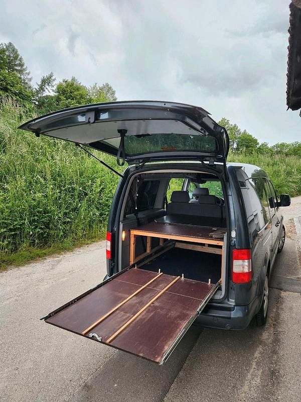 Grau Gebraucht 2008 VW Caddy Maxi Van / Kleinbus | 4.500 € - Bild 1/4