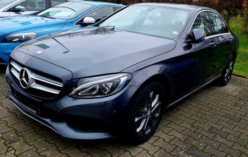 Grau Gebraucht 2016 Mercedes C180 Business Limousine | 15.210 € (Fairer Preis) - Bild 1/4