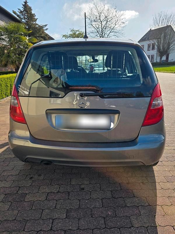 Gebraucht Mercedes A160 95 PS (69 kW) 2011 Grau Limousine