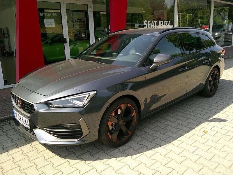 Magnetic grau metallic Gebraucht 2023 Cupra Leon Kombi | 32.500 € (Teuer) - Bild 1/4