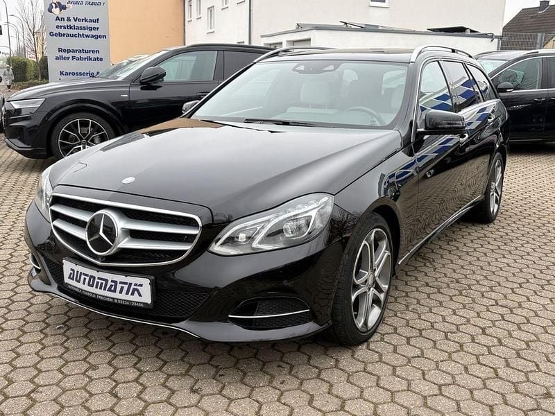 Gebraucht Mercedes E400 Avantgarde 333 PS (244 kW) 2015 Schwarz Limousine