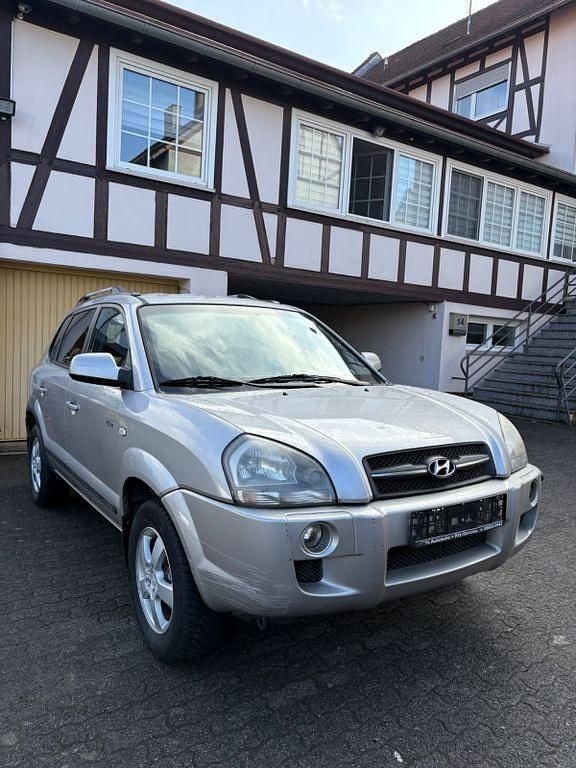 Gebraucht Hyundai Tucson GLS 141 PS (103 kW) 2005 Silber SUV
