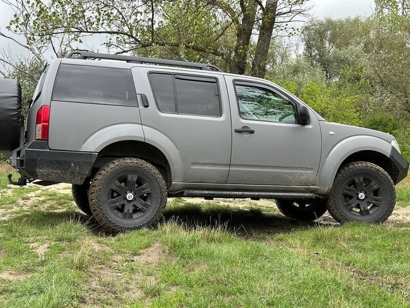 Grau Gebraucht 2009 Nissan Pathfinder SE SUV | 11.600 € (Teuer) - Bild 1/4