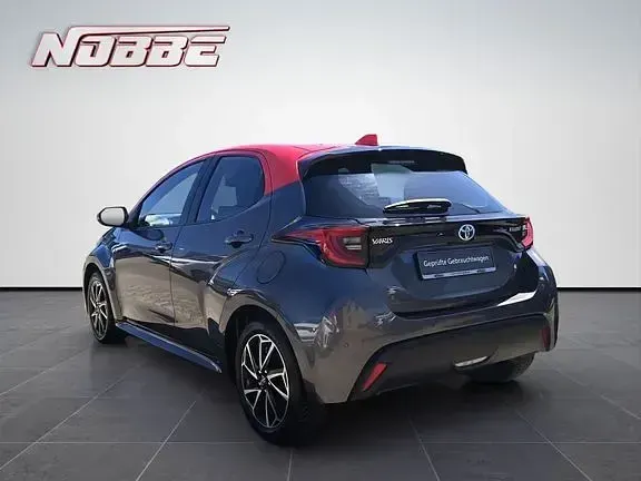 Gebraucht Toyota Yaris Basis 116 PS (85 kW) 2021 Marlingrau metallic, dach tokio fusion Kleinwagen