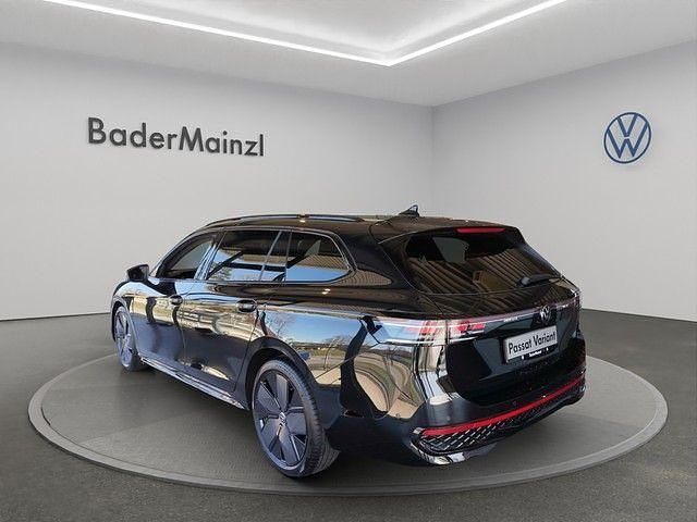 Gebraucht VW Passat R-line 150 PS (110 kW) 2025 Schwarz Limousine