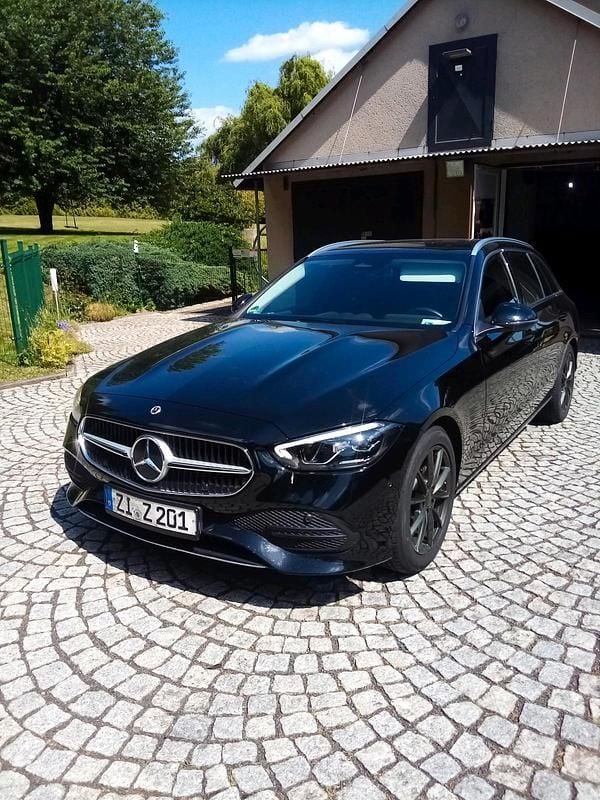 Schwarz Gebraucht 2022 Mercedes C200 Kombi | 31.250 € (Fairer Preis) - Bild 1/4