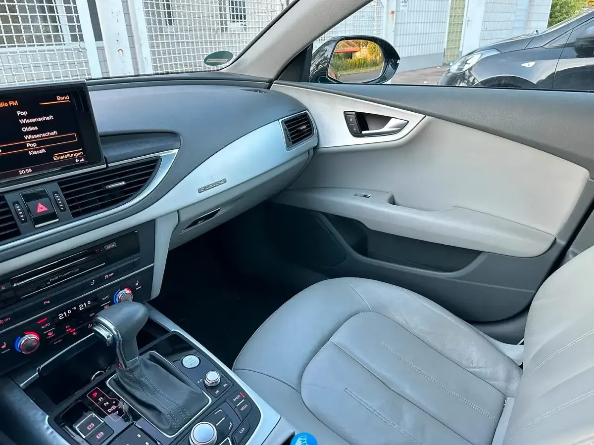 Gebraucht Audi A7 204 PS (150 kW) 2012 Schwarz Kleinwagen