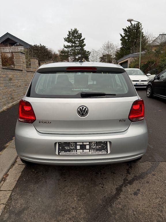 Silber Gebraucht 2010 VW Polo Limousine | 3.000 € (Guter Preis) - Bild 1/4