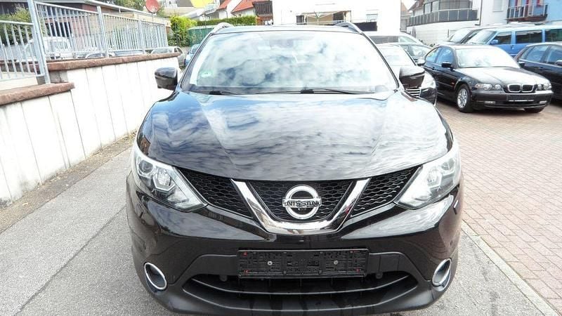 Schwarz Gebraucht 2014 Nissan Qashqai SUV | 5.999 € (Fairer Preis) - Bild 1/4