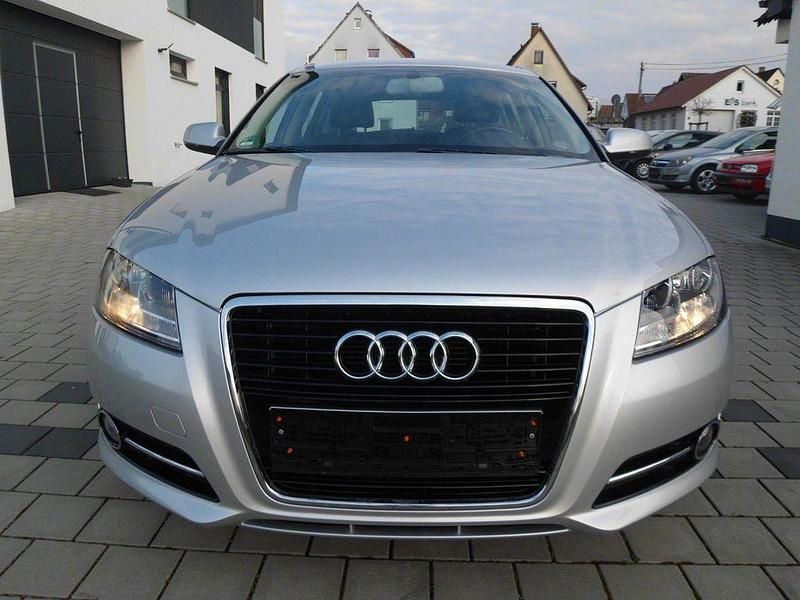 Gebraucht Audi A3 Ambiente 125 PS (91 kW) 2010 Silber Kleinwagen