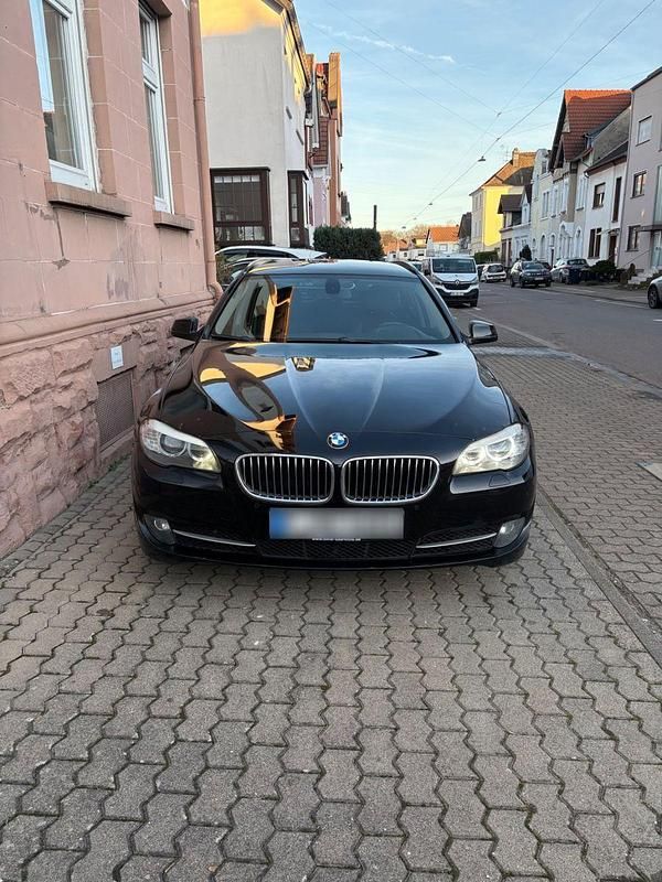 Gebraucht BMW 520 M Sport 184 PS (135 kW) 2012 Schwarz Kombi