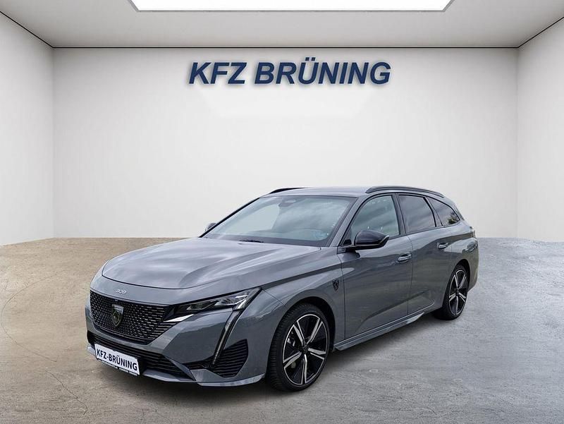 Selenium grau metallic (metallic) Gebraucht 2024 Peugeot 308 GT Kombi | 22.480 € (Superpreis) - Bild 1/4