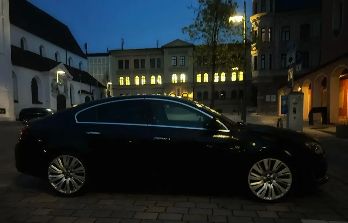 Gebraucht Opel Insignia Sport 194 PS (142 kW) 2015 Schwarz Limousine