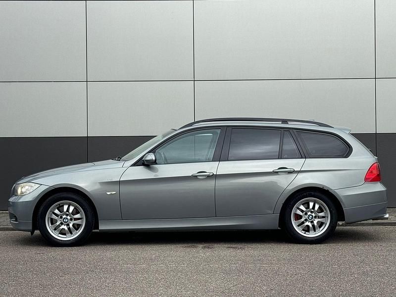 Gebraucht BMW 320 177 PS (130 kW) 2007 Silber Kombi