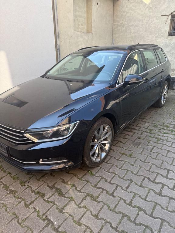 Gebraucht VW Passat Comfortline 150 PS (110 kW) 2015 Schwarz Kombi