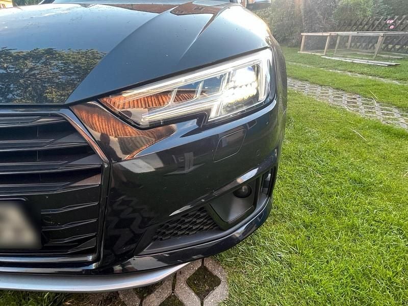 Second-hand Audi A4 Black Edition 252 CP (185 kW) 2018 Negru Break