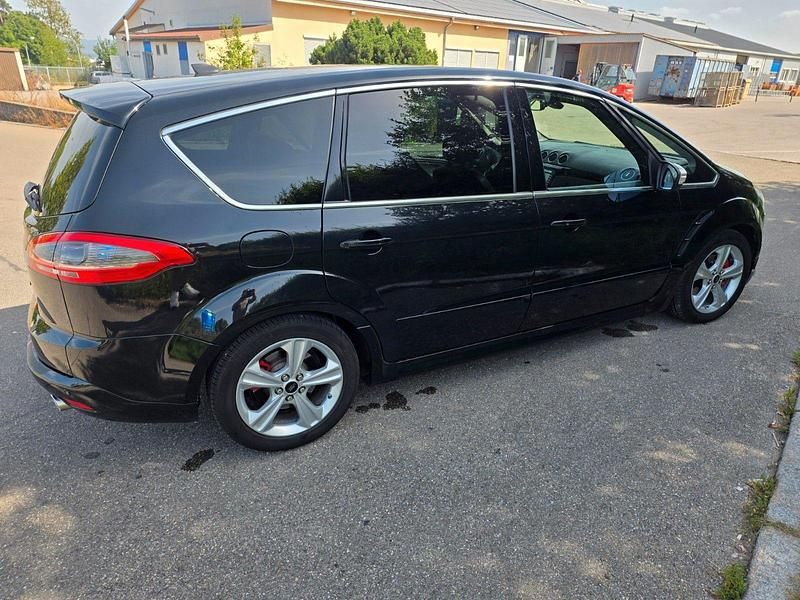 Gebraucht Ford S-MAX Titanium 200 PS (147 kW) 2015 Schwarz Van / Kleinbus